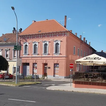 Classic Deluxe Διαμέρισμα Ταπόλκα